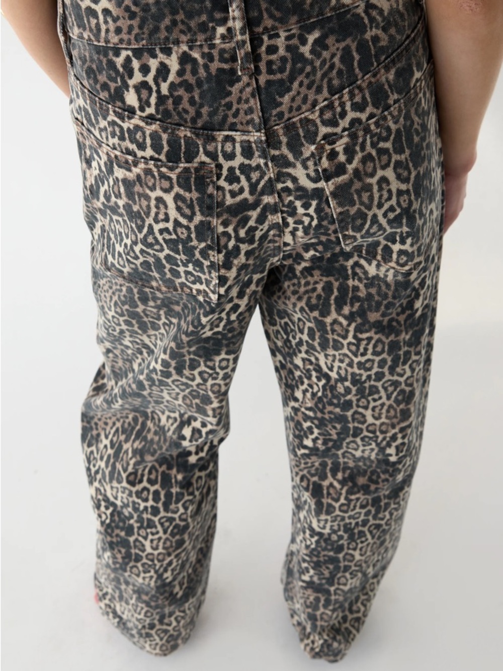 OAK + FORT Leopard-Print Wide-Leg Jeans in Brown and Black SIZE 32 - Picture 4 of 7